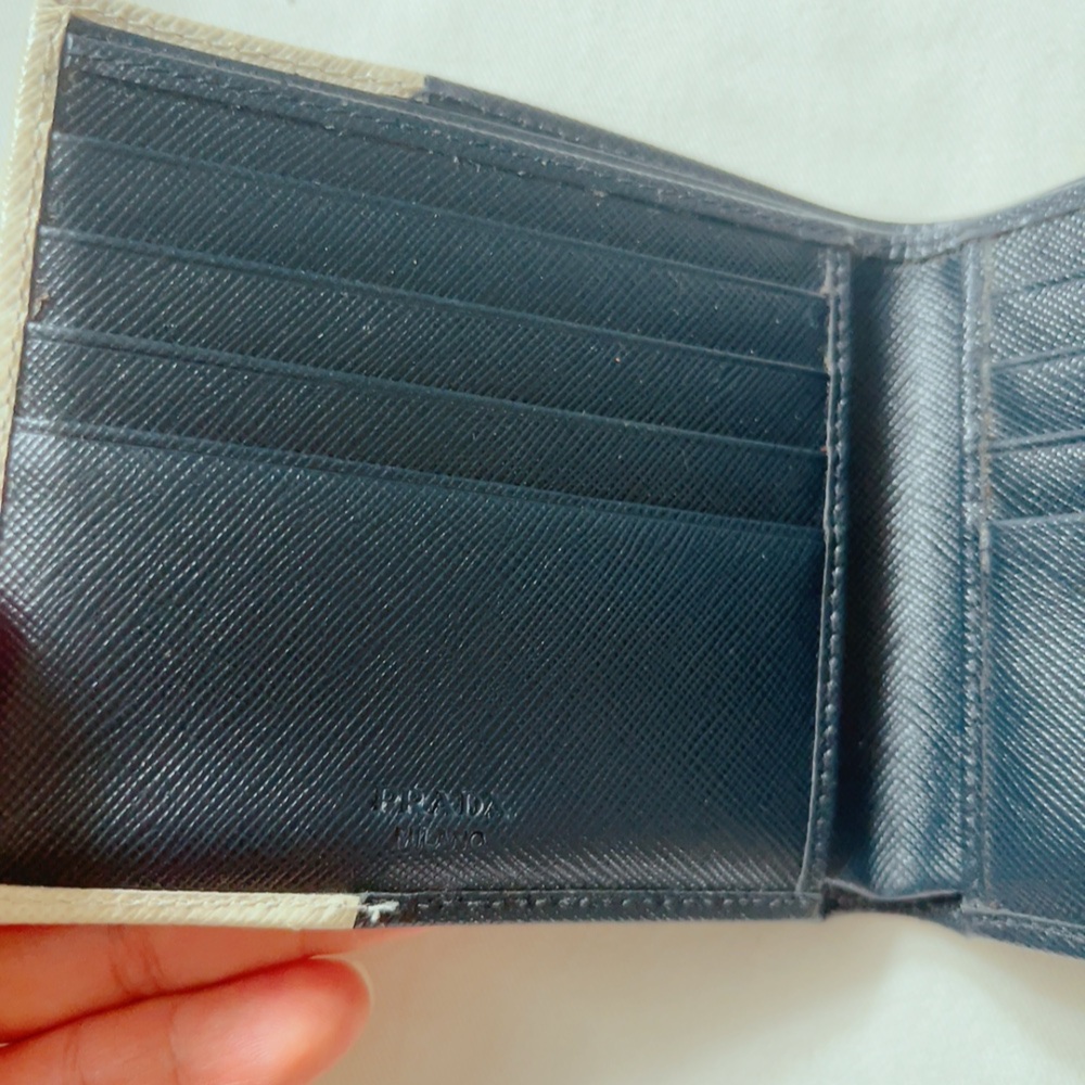 PRADA Wallet - Picture 3 of 6